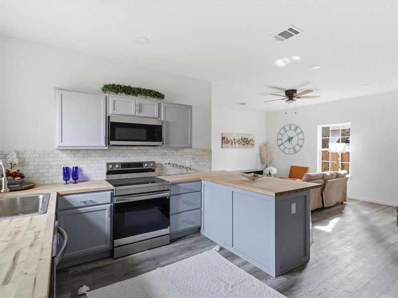 Furnished interior view inside a new home in , Fort Worth (Image 12).