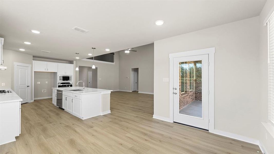 11. 2106 Sunnymede - Dining (2) 11. 2106 Sunnymede - Dining (2)