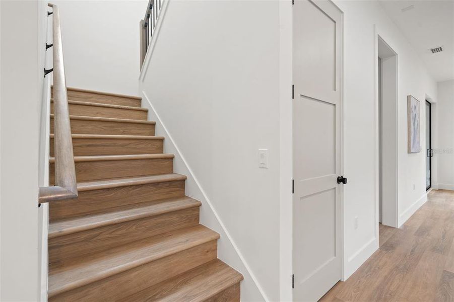 Spacious, unfurnished interior of a new home in , Tampa (Image 55).