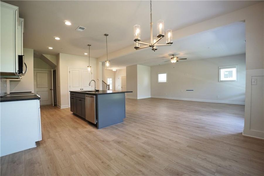Spacious, unfurnished interior of a new home in , Marietta (Image 21).