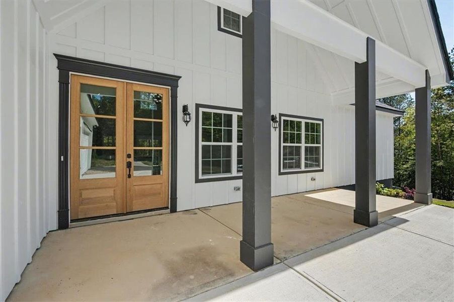 Exterior details and patio area of a home in , Lindale (Image 4).