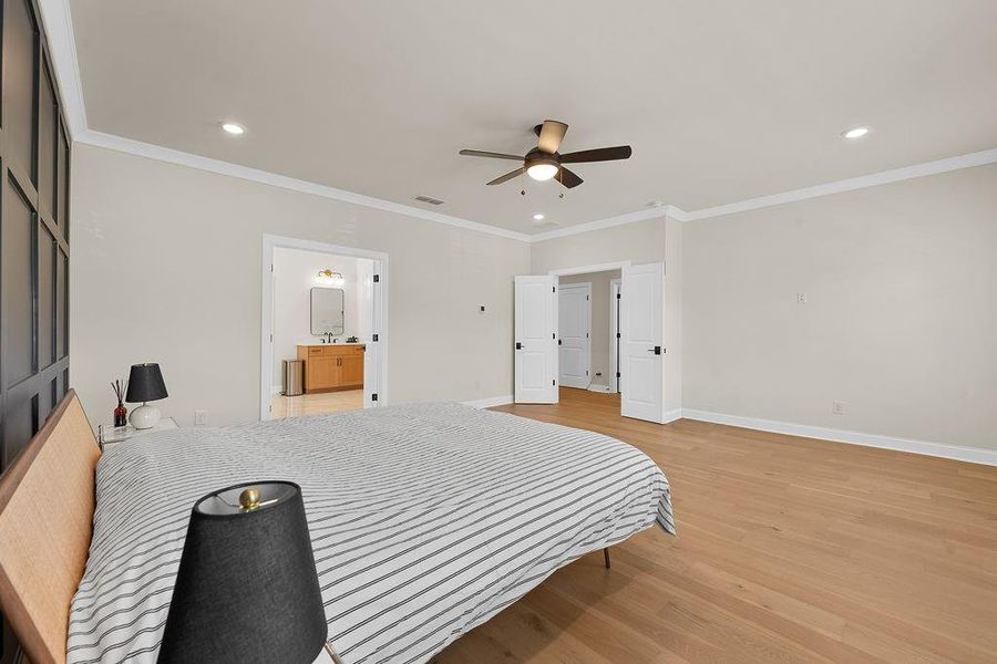 Furnished interior view inside a new home in , Alpharetta (Image 10).