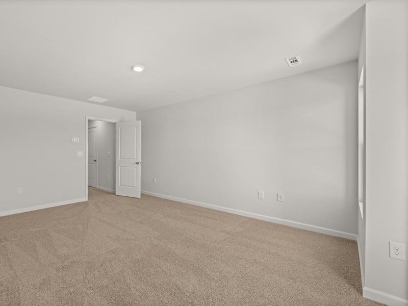 Spacious, unfurnished interior of a new home in Rolling Meadows, Jasper (Image 26).