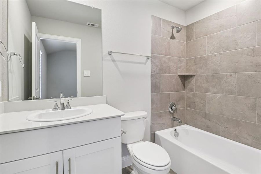 Photo is not of the actual home, but is an inspirational photo of builder’s model home and may depict options, furnishings, and/or decorator features that are not included. Photo is not of the actual home, but is an inspirational photo of builder’s model home and may depict options, furnishings, and/or decorator features that are not included.