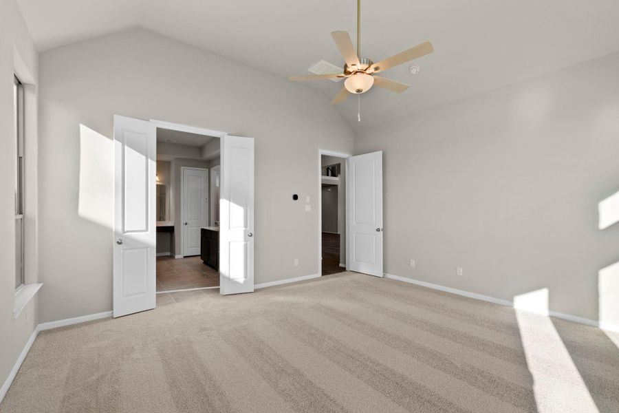 Spacious, unfurnished interior of a new home in The Meadows at Imperial Oaks 60', Conroe (Image 23).