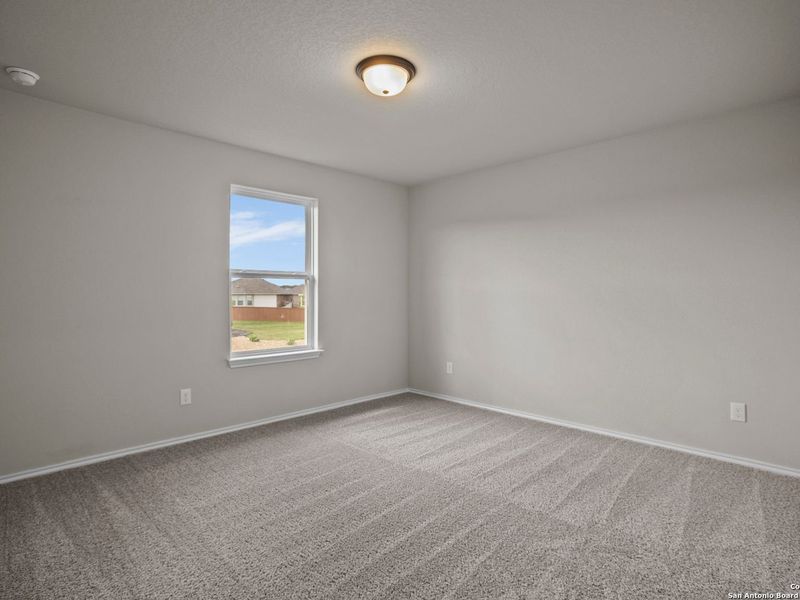 Spacious, unfurnished interior of a new home in Comanche Ridge, San Antonio (Image 37).