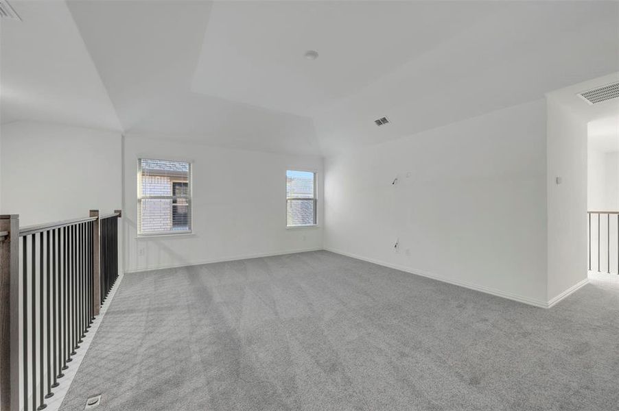 Spacious, unfurnished interior of a new home in Lily Creek at Sutton Fields, Aubrey (Image 18).