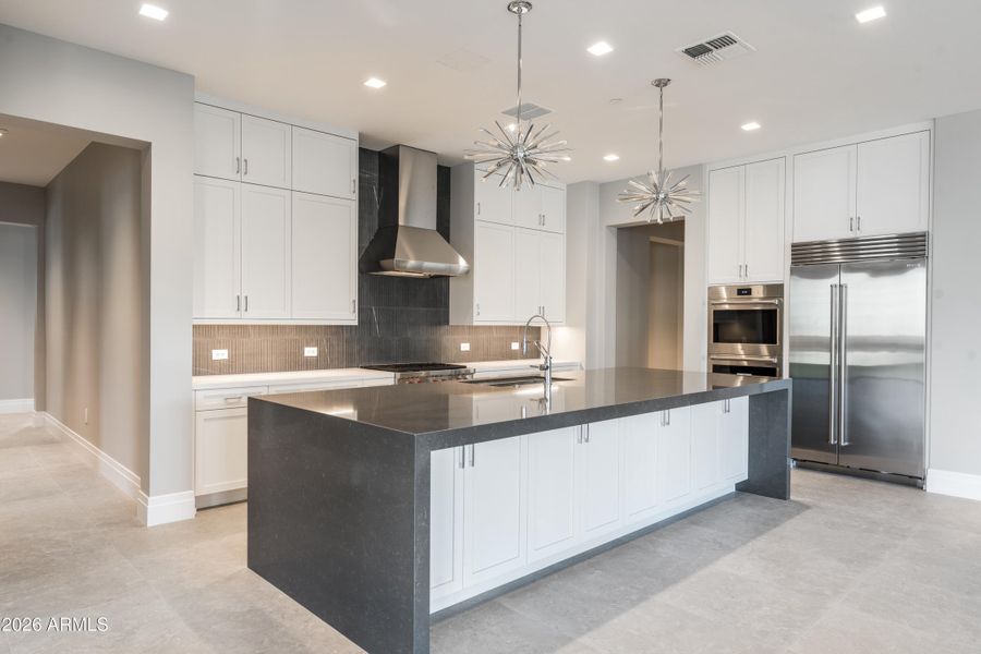 18720 N 101st St #3008