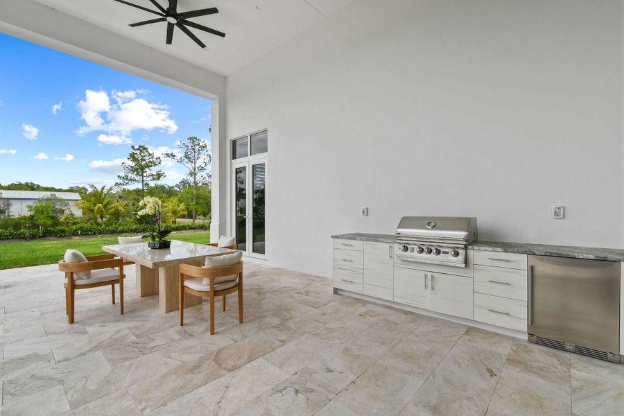 Outdoor Kitchen
