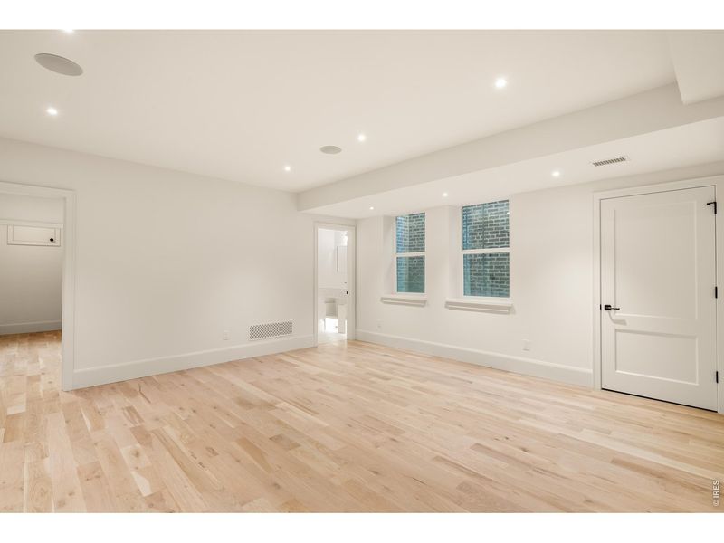Spacious, unfurnished interior of a new home in , Denver (Image 21).