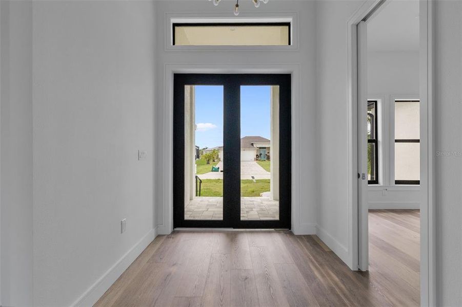 Spacious, unfurnished interior of a new home in , Port Charlotte (Image 14).