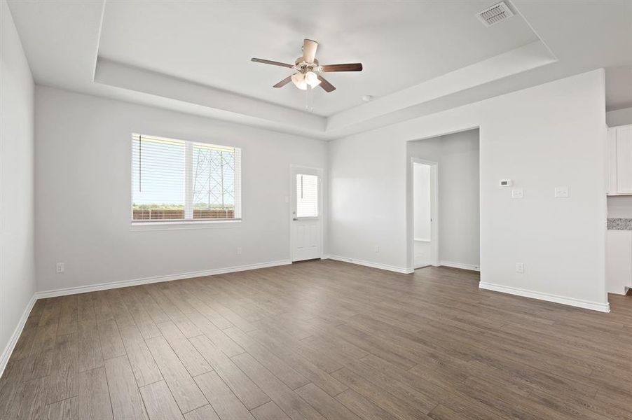 Spacious, unfurnished interior of a new home in Burgess Meadows, Cleburne (Image 7).