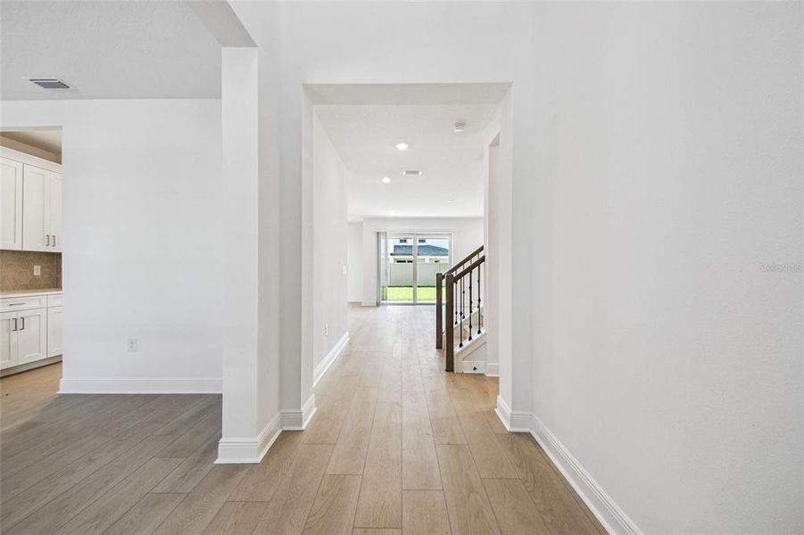Spacious, unfurnished interior of a new home in Hawkstone, Sarasota (Image 35).