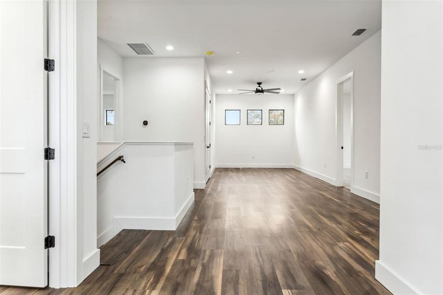 Spacious, unfurnished interior of a new home in , Tampa (Image 36).