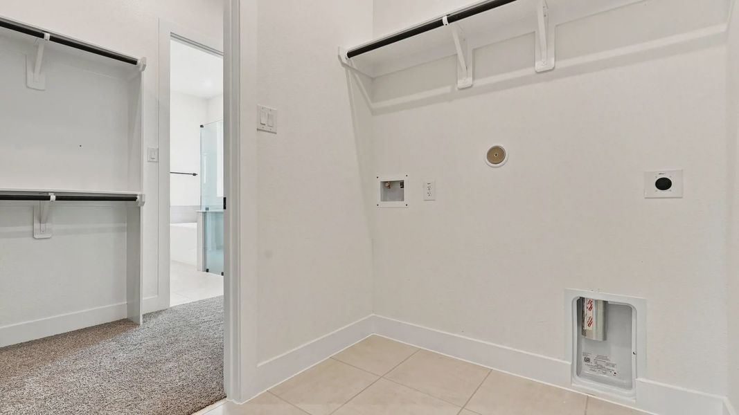 Spacious, unfurnished interior of a new home in Elyson 50's, Katy (Image 25).