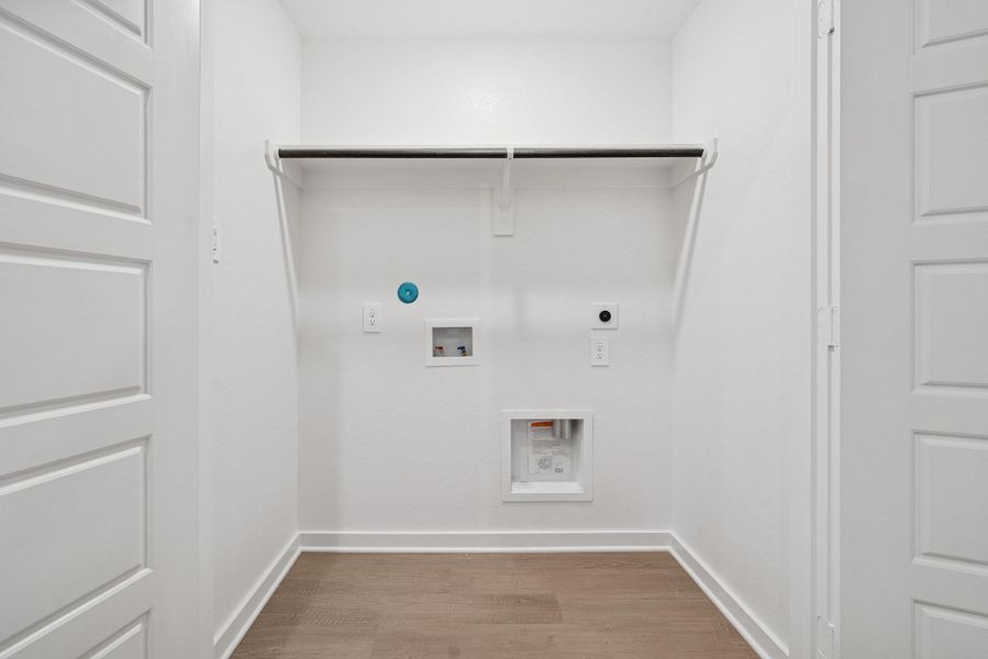 Spacious, unfurnished interior of a new home in Pinewood at Grand Texas, New Caney (Image 12).