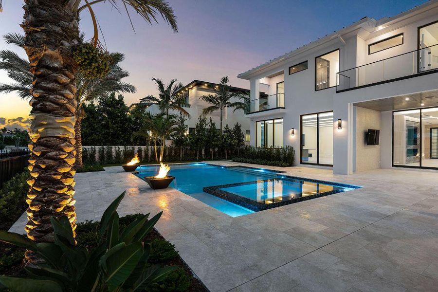 191_Coconut_Palm_Road_Dusk_08