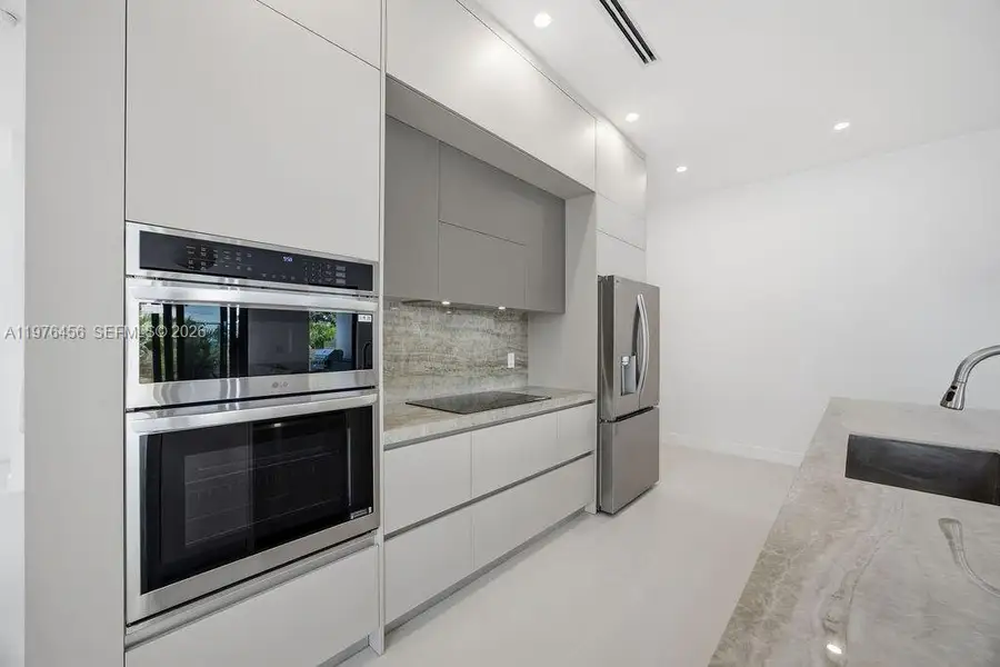 Furnished interior view inside a new home in , Fort Lauderdale (Image 40).