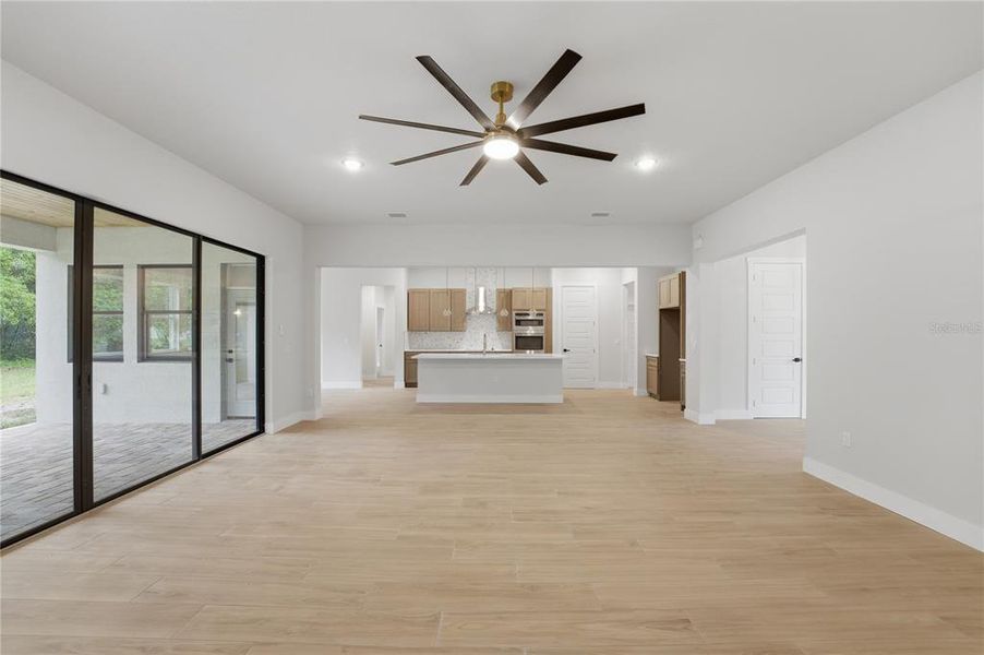 Spacious, unfurnished interior of a new home in , Kissimmee (Image 38).