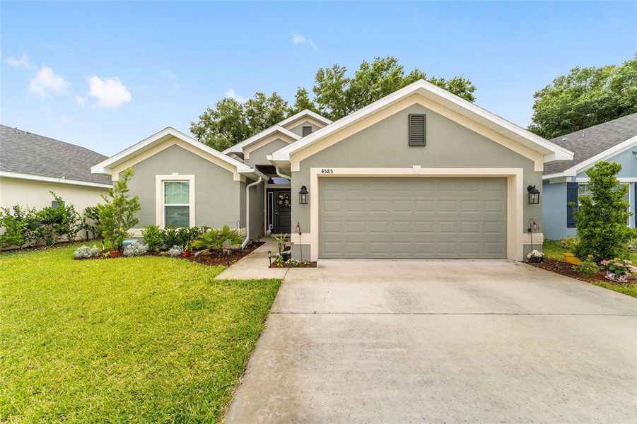 Front exterior of a new home in , Ocala, FL, highlighting curb appeal (Image 22). Front exterior of a new home in , Ocala, FL, highlighting curb appeal (Image 22).