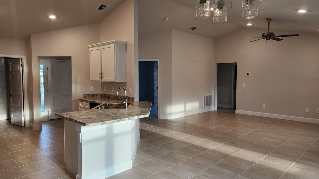 Image 18 of a home in Gatlin.