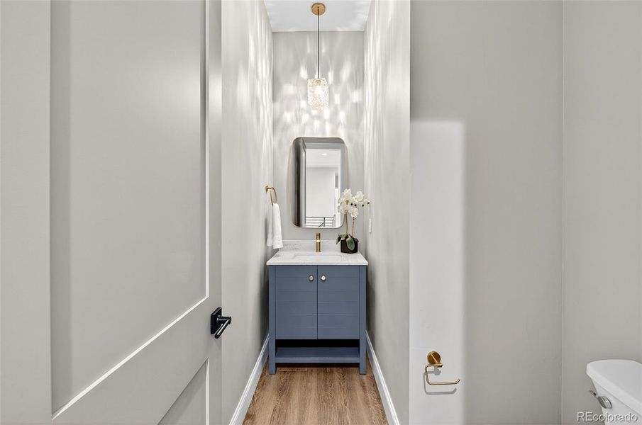 Main Level Powder Bath