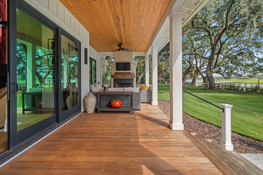 Exterior details and patio area of a home in , Beaufort (Image 4).