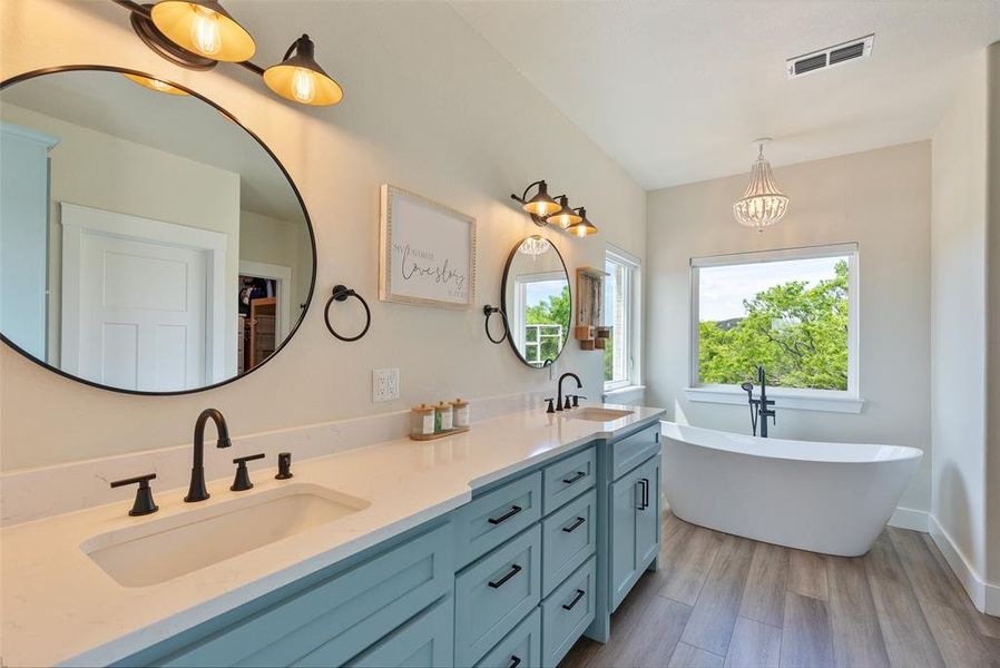 Furnished interior view inside a new home in , Ovalo (Image 16).