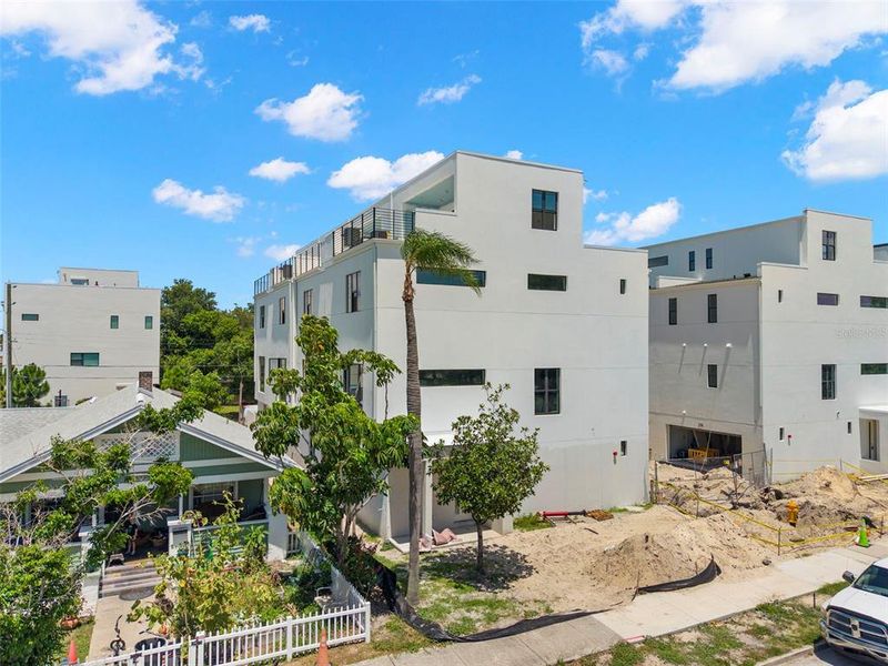 Condo located in St. Petersburg, FL showcasing its design and architecture (Image 3). Condo located in St. Petersburg, FL showcasing its design and architecture (Image 3).
