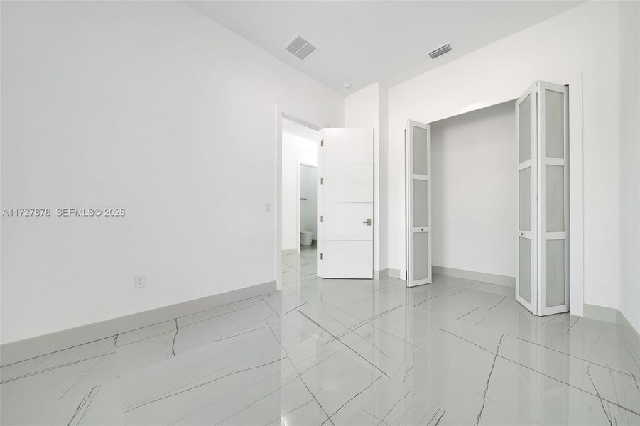 #4 / OR OFFICE #4 / OR OFFICE