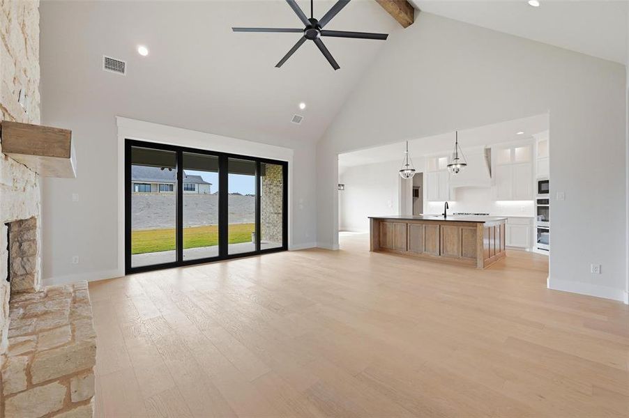 Spacious, unfurnished interior of a new home in Aledo Heights - Aledo ISD, Annetta South (Image 24).