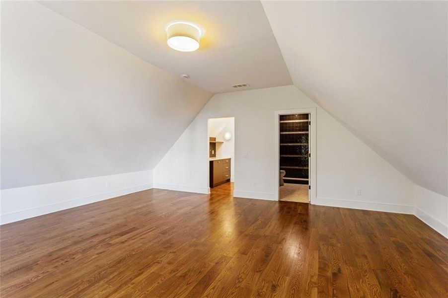 Spacious, unfurnished interior of a new home in , Smyrna (Image 28).