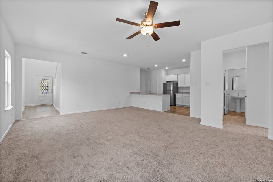 Spacious, unfurnished interior of a new home in Preserve at Medina, Von Ormy (Image 14).