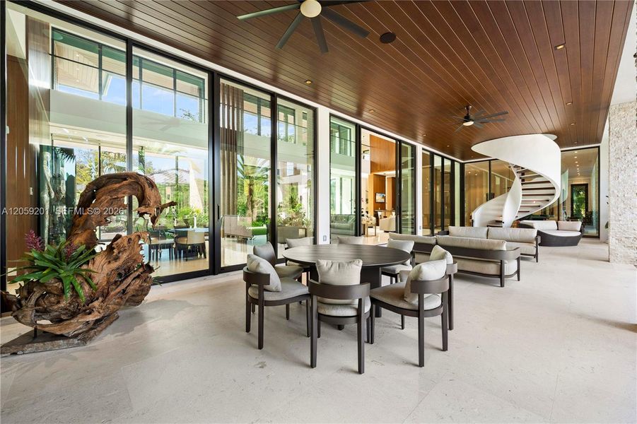 Community amenities in , Coral Gables (Image 32).