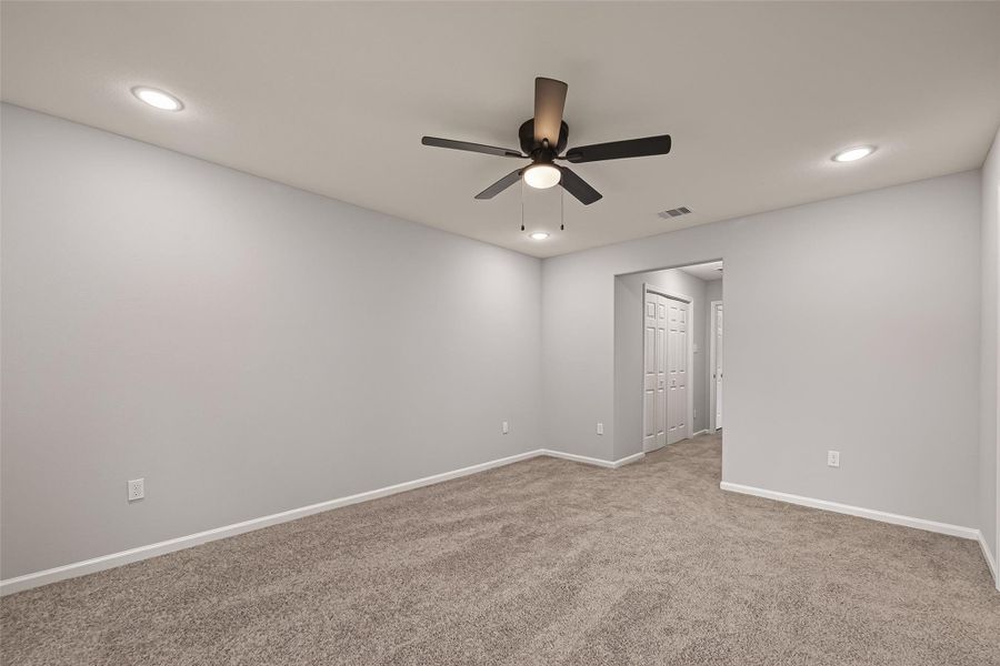 Spacious, unfurnished interior of a new home in , Houston (Image 28).