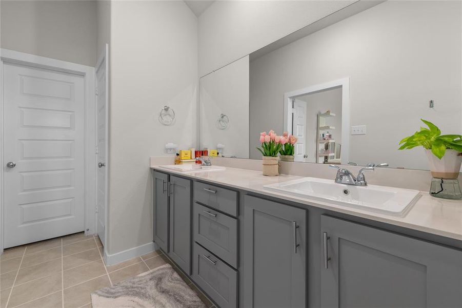 Furnished interior view inside a new home in LakePointe, Lavon (Image 21).