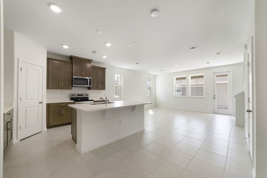 Furnished interior view inside a new home in Aulin Square, Oviedo (Image 7).