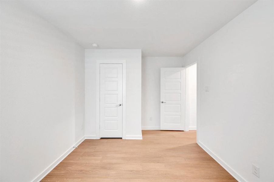 Spacious, unfurnished interior of a new home in Summerview, Fulshear (Image 20). Spacious, unfurnished interior of a new home in Summerview, Fulshear (Image 20).