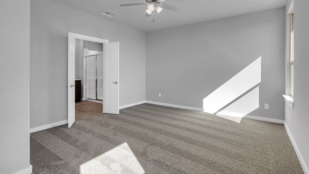 Spacious, unfurnished interior of a new home in Northwest Passage, Midland (Image 13). Spacious, unfurnished interior of a new home in Northwest Passage, Midland (Image 13).