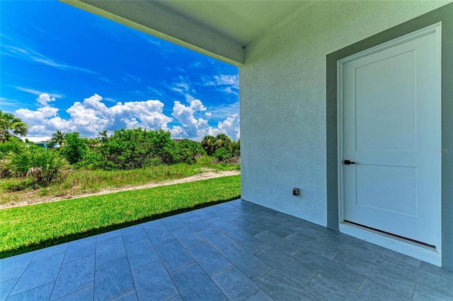 Exterior details and patio area of a home in , Port Charlotte (Image 3).