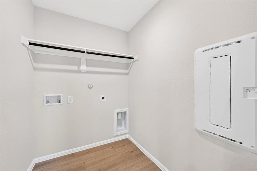 Spacious, unfurnished interior of a new home in Verandah, Royse City (Image 17).