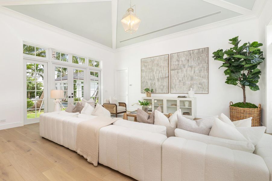 Spacious, unfurnished interior of a new home in , West Palm Beach (Image 15).