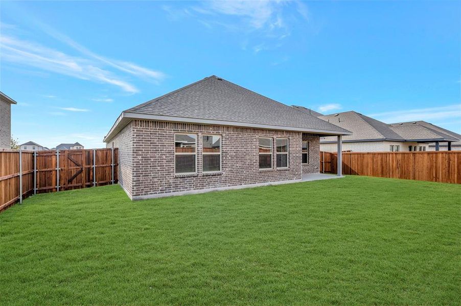 Exterior details and patio area of a home in Rolling Ridge, Van Alstyne (Image 3). Exterior details and patio area of a home in Rolling Ridge, Van Alstyne (Image 3).