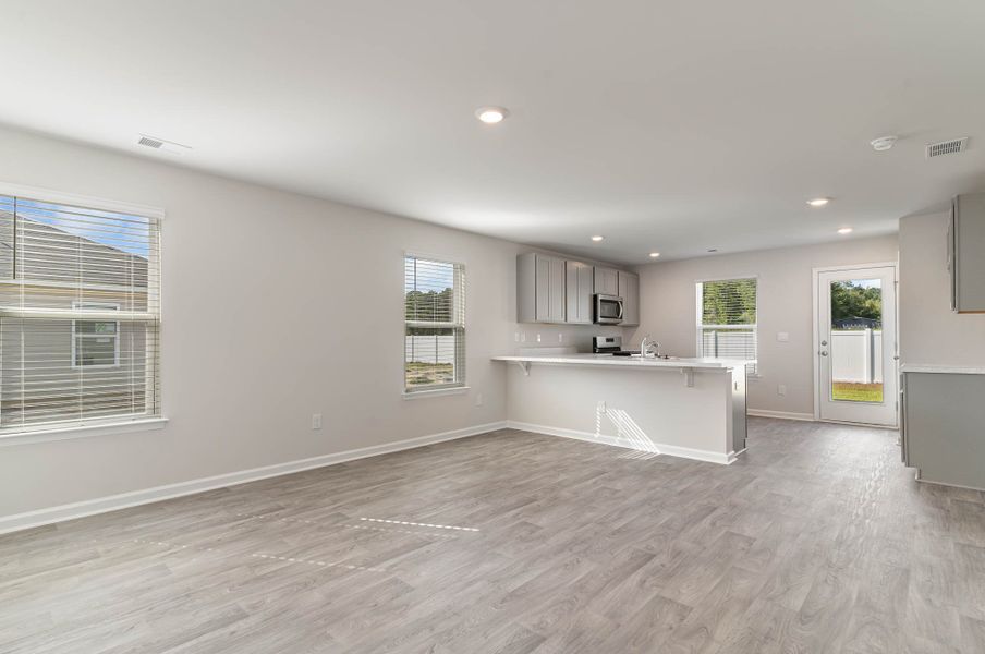 Representative unfurnished interior of a home built from the Plan by D.R. Horton in Auberon Woods, Conway (Image 17). Representative unfurnished interior of a home built from the Plan by D.R. Horton in Auberon Woods, Conway (Image 17).