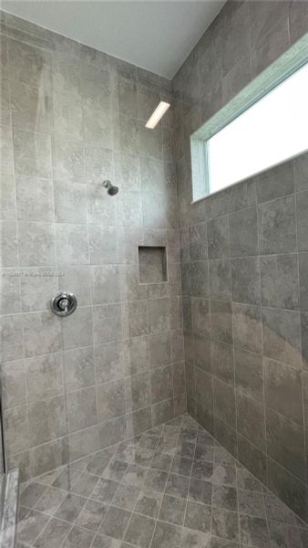 MAIN SHOWER