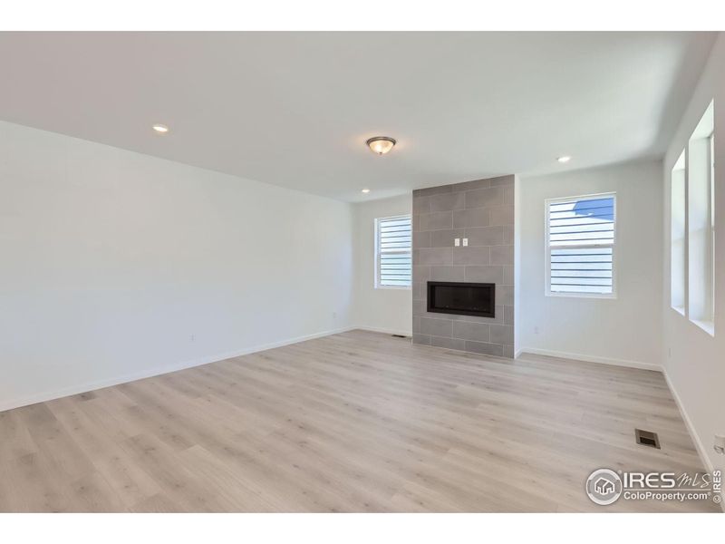 Spacious, unfurnished interior of a new home in Waterfield - Single Family Homes, Fort Collins (Image 27).