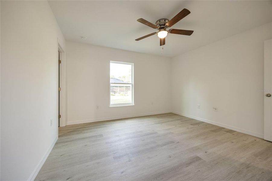 Spacious, unfurnished interior of a new home in , Williston (Image 38).