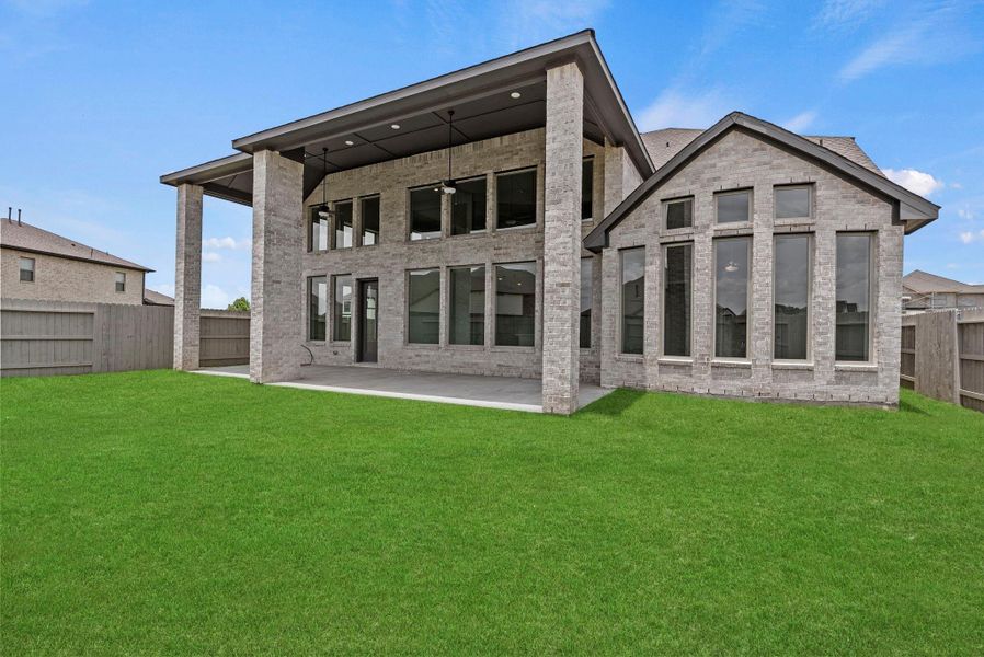 Exterior details and patio area of a home in Pomona, Manvel (Image 4).