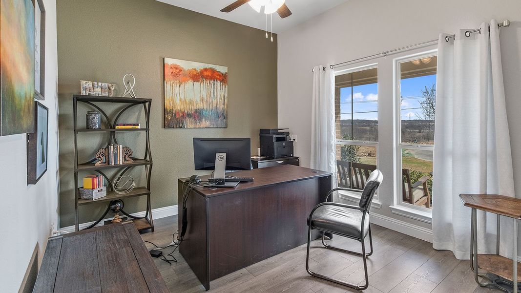 Furnished interior view inside a new home in Lakeview Pointe, Midlothian (Image 23).