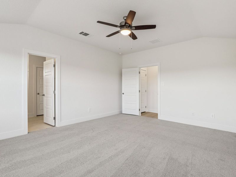 Spacious, unfurnished interior of a new home in Stetson Ridge, Marion (Image 17).